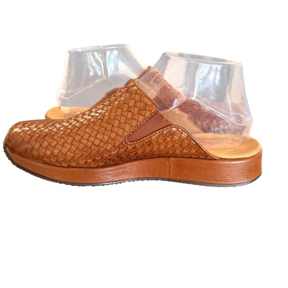 Clarks Leather Woven Clogs Brown Size 8M Leather Slip On Clog Mule Basketweave - Picture 2 of 7